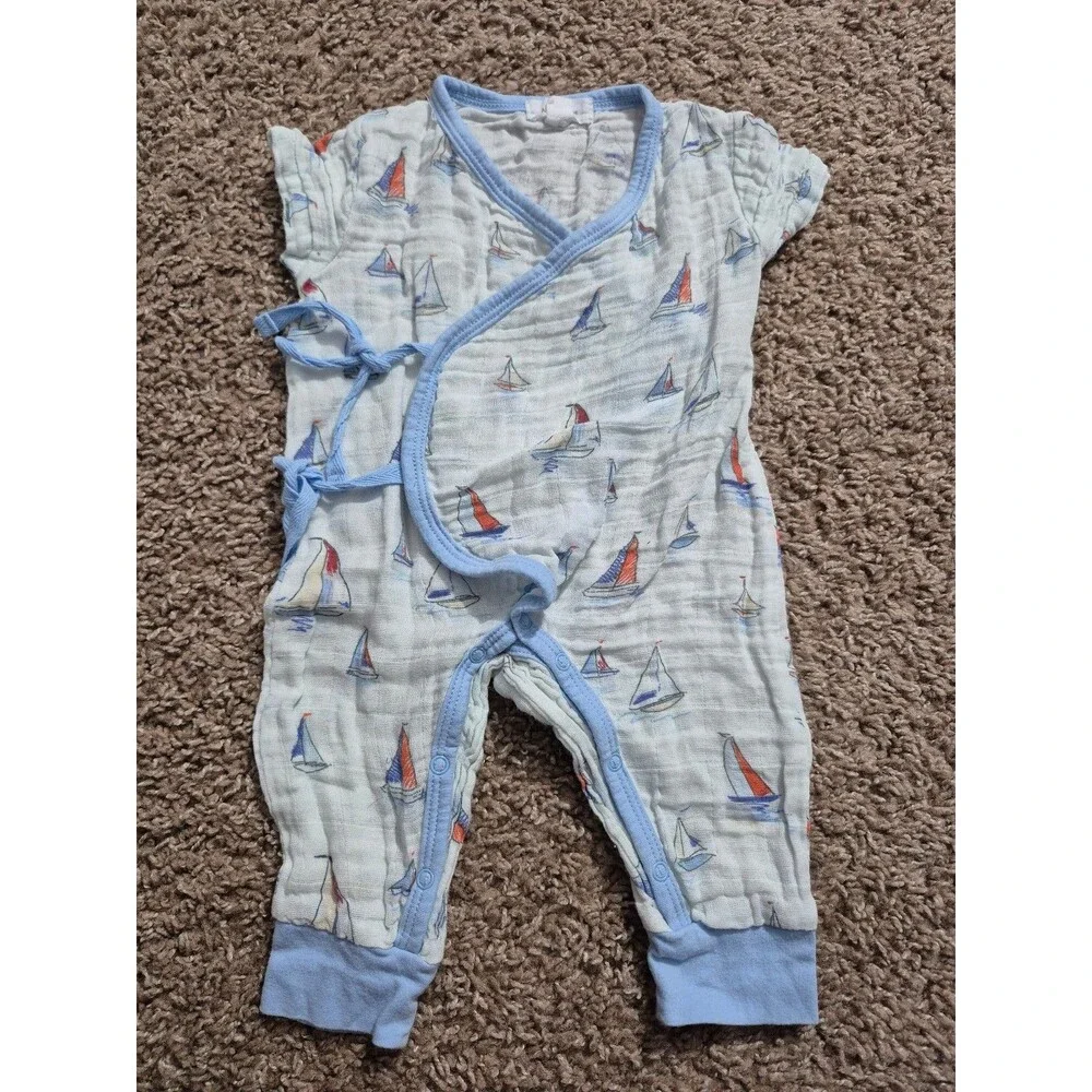 Angel dear muslin wrap one piece size 0-3 months